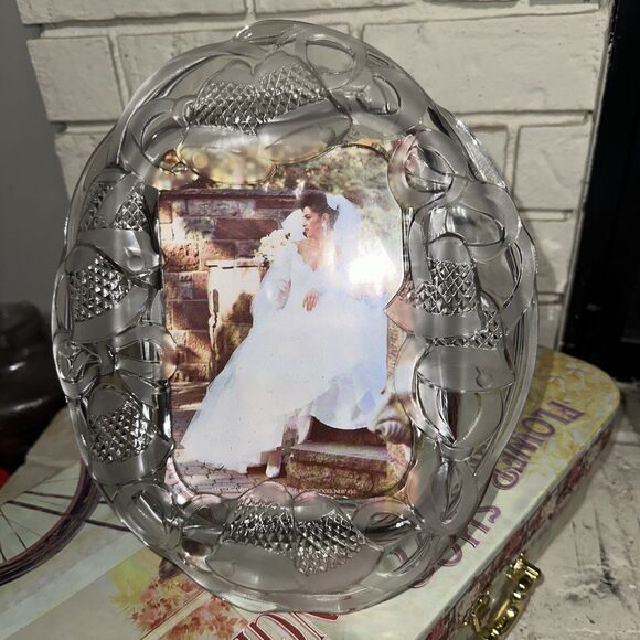 Crystal Wedding Bell Frosted Glass 5x7 Picture Frame New In Box - Picture 1 of 11